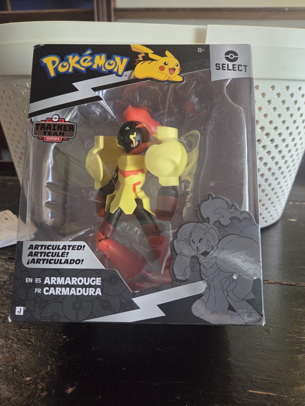 POKEMON Select Trainer Team Armature Armarouge (Red & Yellow) Action Figure